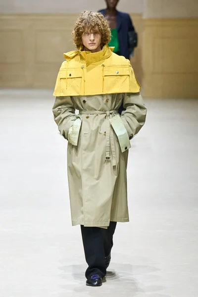 Look 12